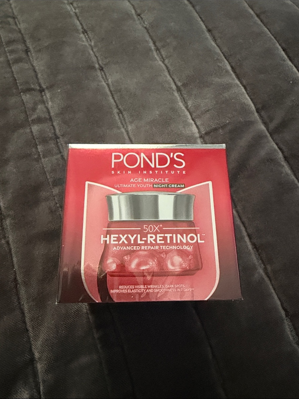 POND'S Age Miracle Hexyl-Retinol Night Cream - Red